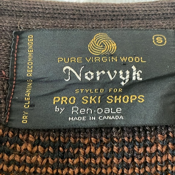 Norvyk virgin wool ski pro snowboarding ⛄️ ❄️ cardigan  Canadian made - Picture 8 of 10